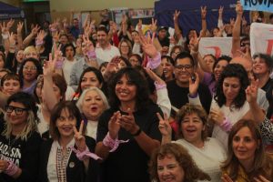 Más de trescientas mujeres y diversidades presentes en la primera jornada de “Nosotras movemos el mundo”