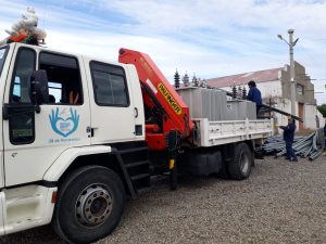 Se entregaron transformadores y materiales para fortalecer redes eléctricas y de agua en 28 de Noviembre
