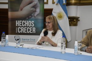 Alicia encabezó el acto para la obra que incrementará la capacidad de energía en Río Gallegos