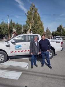 Se realizó la entrega de camioneta para el distrito de Gobernador Gregores