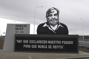 Alicia homenajeó a Osvaldo Bayer en Río Gallegos