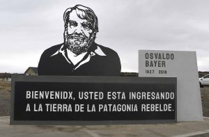 Alicia homenajeó a Osvaldo Bayer en Río Gallegos