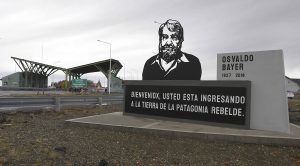 Alicia homenajeó a Osvaldo Bayer en Río Gallegos