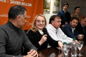 Alicia presentó las licitaciones para obras de mejora de transitabilidad en Santa Cruz