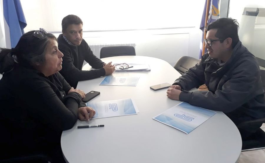 Se articulan acciones por servicios públicos en el barrio Chimen Aike