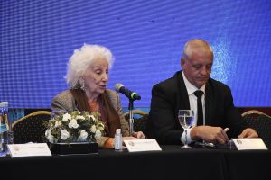 Carlotto: “Aunque pensemos distinto, tenemos que defender algo común, que es la Patria”