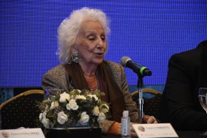 Carlotto: “Aunque pensemos distinto, tenemos que defender algo común, que es la Patria”