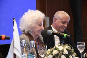 Carlotto: “Aunque pensemos distinto, tenemos que defender algo común, que es la Patria”