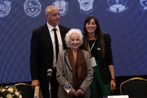 Carlotto: “Aunque pensemos distinto, tenemos que defender algo común, que es la Patria”