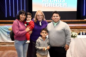 Alicia entregó las llaves de viviendas a 50 familias de Río Gallegos