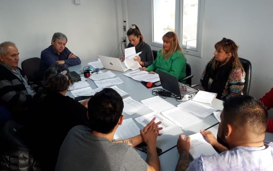 Servicios Públicos avanza en obras de agua en la Provincia