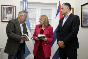 Alicia recibió al embajador de Cuba en Casa de Gobierno