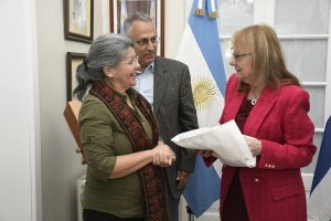 Alicia recibió al embajador de Cuba en Casa de Gobierno