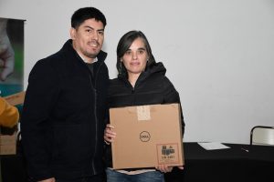 Alicia entregó notebooks a distintos establecimientos de Río Gallegos