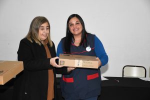 Alicia entregó notebooks a distintos establecimientos de Río Gallegos