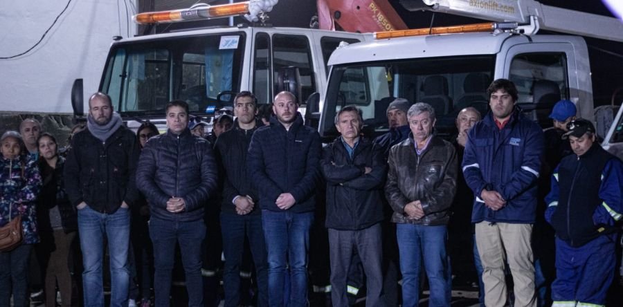 Servicios Públicos inauguró redes de agua y luz en 28 de Noviembre