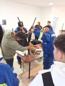 Se realizó capacitación sobre armado de botellas de media tensión en El Calafate