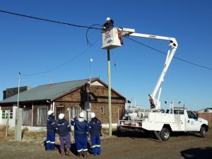 Servicios Públicos amplía la red eléctrica en el barrio Los Alerces