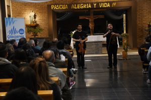 “Glaciares en Concierto 2023”: Las Orquestas Salesiana de Puerto Natales y Juvenil El Calafate cerraron la primera jornada