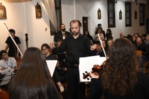 “Glaciares en Concierto 2023”: Las Orquestas Salesiana de Puerto Natales y Juvenil El Calafate cerraron la primera jornada