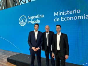 Alicia firmó el convenio específico para que Santa Cruz sea parte del Plan Integral Argentina Irrigada