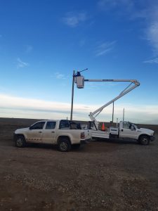 Servicios Públicos instala luminarias en accesos a barrios de Río Gallegos