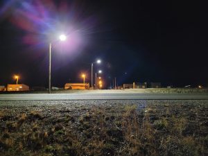 Servicios Públicos instala luminarias en accesos a barrios de Río Gallegos