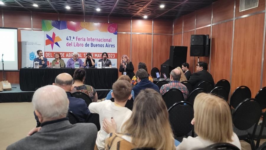 Feria Internacional del Libro 2023: Santa Cruz celebró su día con la presentación de obras literarias que distinguen a la provincia