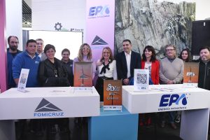 Alicia recorrió los stands del 2° Foro de Transición Energética