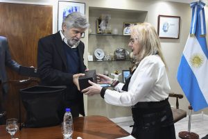 Alicia firmó convenios para fortalecer el desarrollo energético de Santa Cruz