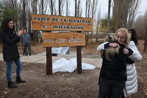 Alicia finalizó su visita a Lago Posadas con recorrido de obras y un reconocimiento a su trayectoria*