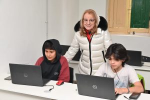 Alicia finalizó su visita a Lago Posadas con recorrido de obras y un reconocimiento a su trayectoria*