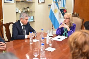 Hecho histórico: Alicia firmó acuerdo para comenzar la exploración de la formación Palermo Aike en Santa Cruz