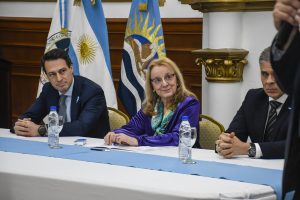 Hecho histórico: Alicia firmó acuerdo para comenzar la exploración de la formación Palermo Aike en Santa Cruz