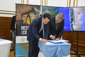 Hecho histórico: Alicia firmó acuerdo para comenzar la exploración de la formación Palermo Aike en Santa Cruz