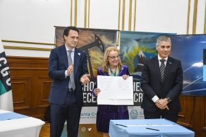 Hecho histórico: Alicia firmó acuerdo para comenzar la exploración de la formación Palermo Aike en Santa Cruz