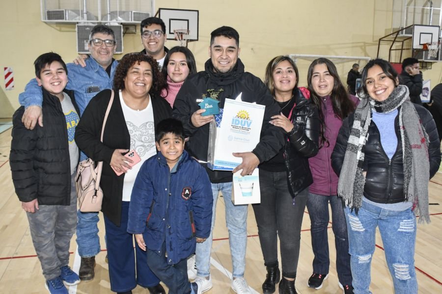 25 familias de Río Gallegos iniciaron el camino para cumplir el sueño de la casa propia