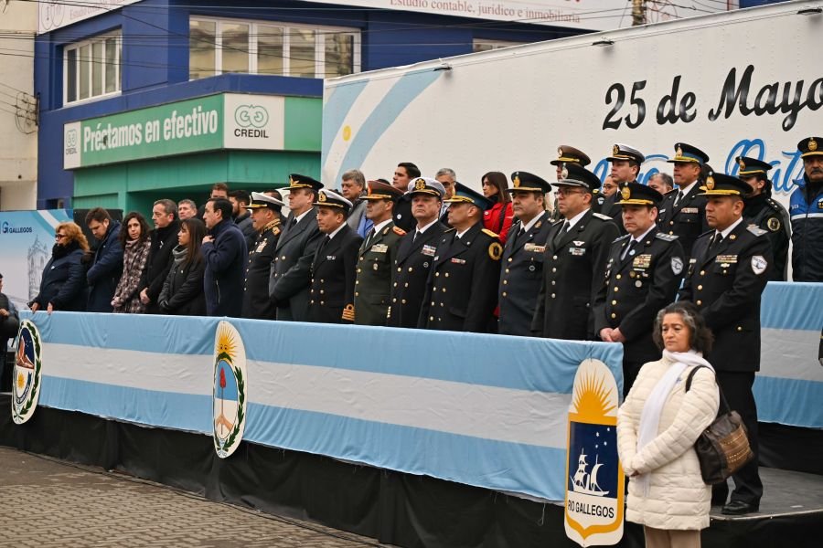 El Gobierno de Santa Cruz participó en los actos oficiales por la Revolución de Mayo en Río Gallegos