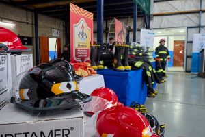 Inversión en seguridad: Alicia entregó equipamiento estructural para sofocar incendios por más de 39 millones de pesos