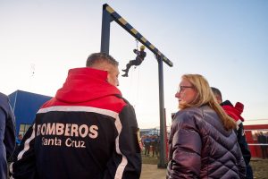 Inversión en seguridad: Alicia entregó equipamiento estructural para sofocar incendios por más de 39 millones de pesos