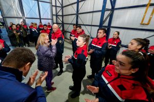 Inversión en seguridad: Alicia entregó equipamiento estructural para sofocar incendios por más de 39 millones de pesos
