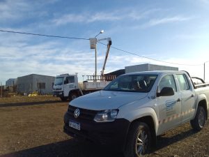 Río Gallegos: Servicios Públicos inició las labores para iluminar los accesos a barrios desde la Ruta 3