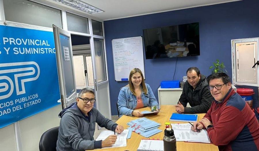 Gestionan obras y materiales para Tres Lagos