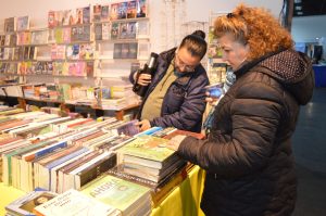 Editoriales y libreros dicen "presente" en la 29° Feria Provincial del Libro