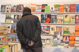 Editoriales y libreros dicen "presente" en la 29° Feria Provincial del Libro