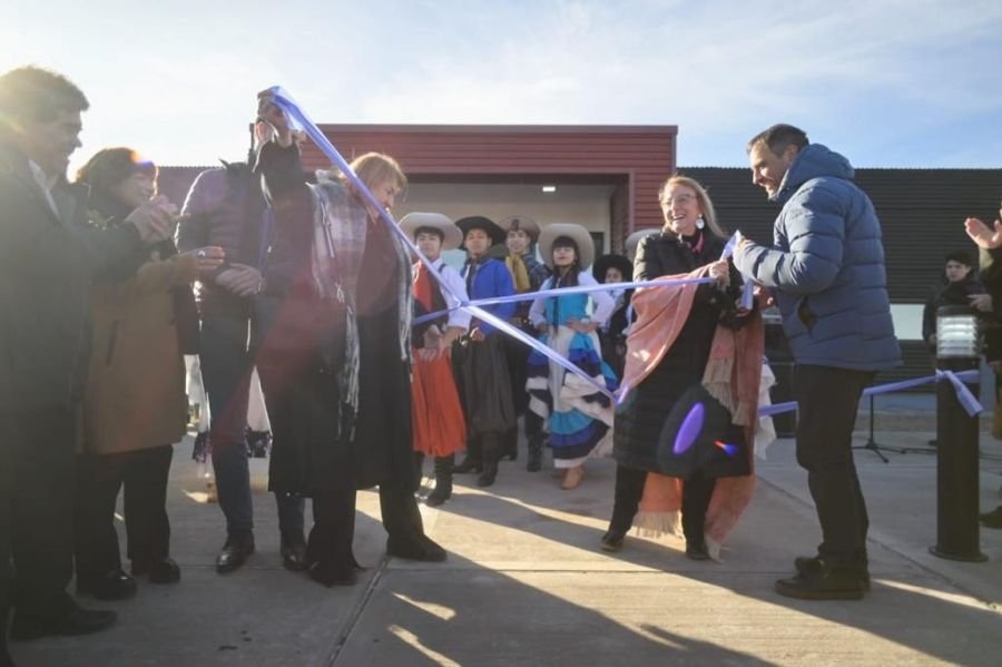 Alicia inauguró las instalaciones de la Intendencia Parque Nacional Bosques Petrificados