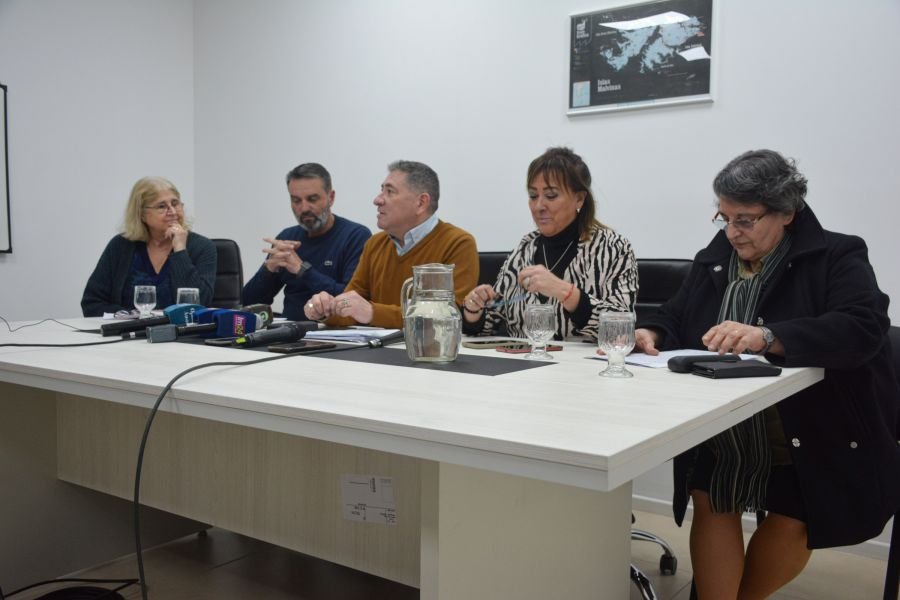 Educación no negociará la calidad curricular y trabajará en la readecuación del calendario escolar
