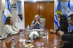 Ávila: “Esta feria marca un hito sobre la importancia minera en Santa Cruz a nivel nacional”