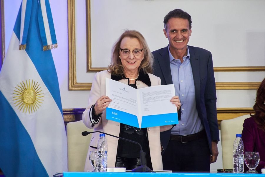 Santa Cruz celebra el anuncio de obras para la comunidad por 63 mil millones de pesos