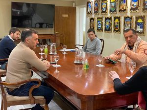 Alicia firmó el convenio para la ampliación del Hospital de Los Antiguos